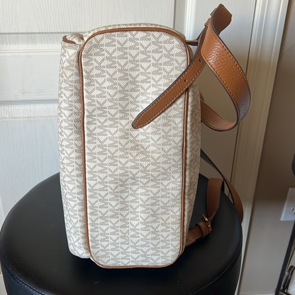 MK backpack - Picture 4 of 7